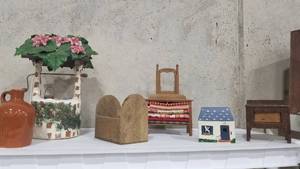 lot 2019 image: Doll furniture and accessories
