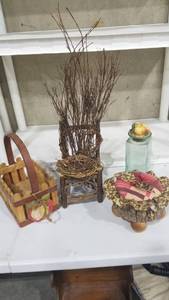 lot 2033 image: Doll furniture and accessories