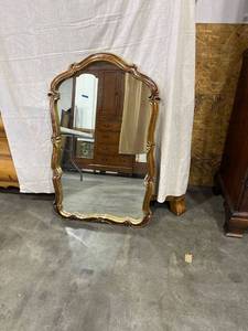 lot 1072 image: Gold and bronze mirror