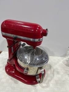 lot 1079 image: KitchenAid professional mixer