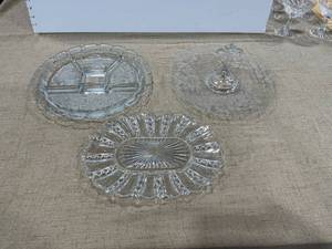 lot 1154 image: Set of three glass serving platters
