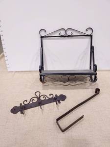 lot 1193 image: Iron decor