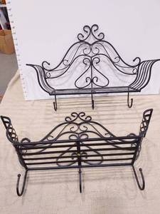 lot 1194 image: Iron entry way rack shelves