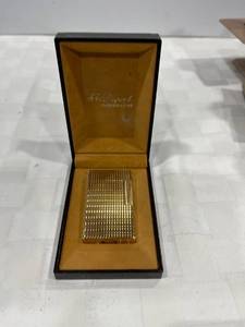 lot 1066 image: S.T. Dupont gold plated lighter
