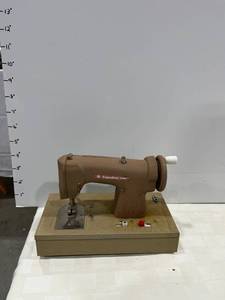lot 1070 image: Signature Junior sewing machine