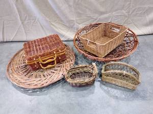 lot 1202 image: Decorative baskets