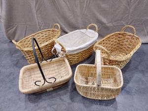 lot 1213 image: Decorative baskets
