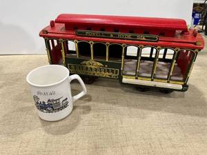 lot 1224 image: Ghirardelli train and a train mug
