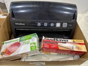 lot 1088 image: Food saver V 3230 along with bags