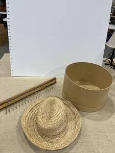 lot 1230 image: A tie rack, hatbox and hat