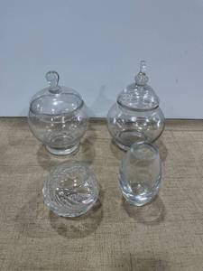 lot 1160 image: Set of four glass items including two candy dishes and two vases