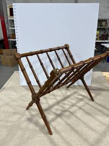lot 1254 image: Wood magazine rack