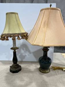 lot 1257 image: Two table lamps