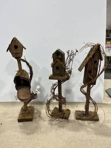 lot 1173 image: Three wooden bird houses