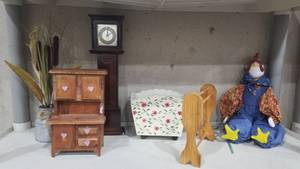 lot 2047 image: Doll furniture and accessories