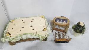 lot 2076 image: Doll furniture and accessories