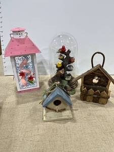 lot 1241 image: Bird houses and other bird decor