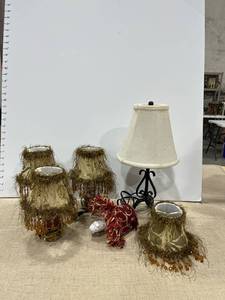 lot 1245 image: Assorted lighting