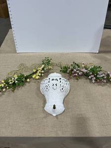 lot 1247 image: Wall decor