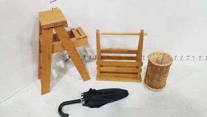 lot 2083 image: Doll furniture and accessories