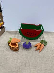 lot 1260 image: Fruit and vegetable decor