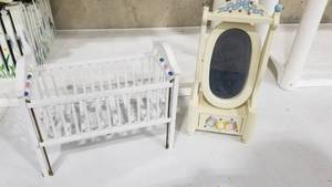 lot 2036 image: Doll furniture