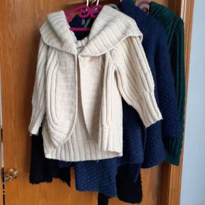 lot 3004 image: Ladies Sweaters. Hand knitted mostly small and medium