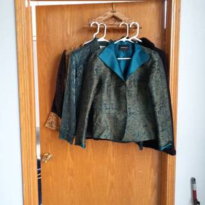 lot 3006 image: Ladies jackets. Dress Barn, Lisa and more. Sizes small and medium