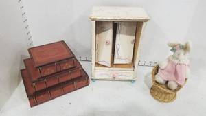 lot 2075 image: Doll furniture and accessories