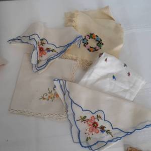 lot 3031 image: Hankies