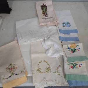 lot 3032 image: Tea towels