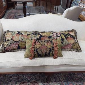 lot 3045 image: Throw pillows One is 51 and the other 31