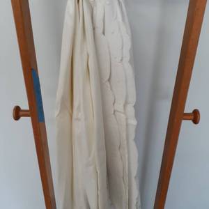 lot 3025 image: Table cloths. One set has matching napkins