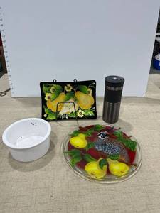 lot 1275 image: Kitchen items