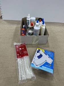 lot 1287 image: Hot glue gun and other glues
