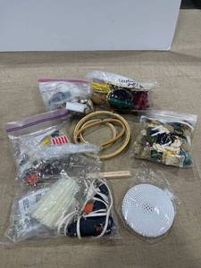 lot 1289 image: Craft and needlepoint items