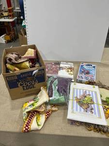 lot 1292 image: Tapestry items and needlepoint