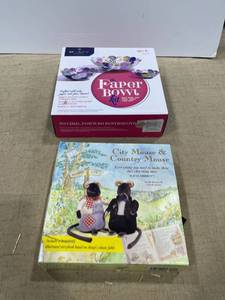 lot 1305 image: Craft project items
