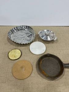 lot 1341 image: Odds and ends