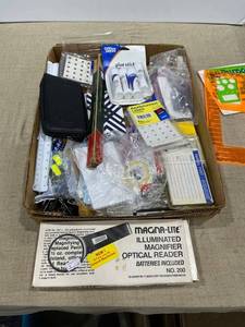 lot 1372 image: Office supplies