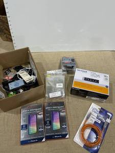 lot 1375 image: Office supplies