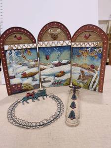 lot 1417 image: Holiday decor