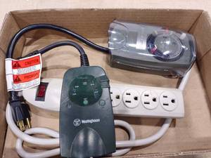 lot 1425 image: Power strips and timers