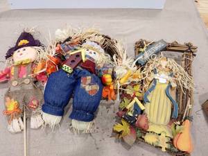 lot 1444 image: Fall decor