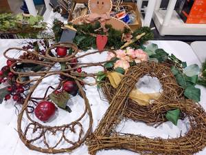 lot 1448 image: Wreaths