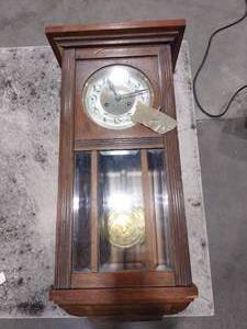 lot 1462 image: Regulator clock with key
