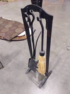 lot 1465 image: Fireplace tools