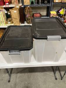 lot 1483 image: Set of two tubs
