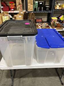 lot 1484 image: Set of two tubs