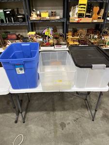 lot 1485 image: 3 tubs without lids
